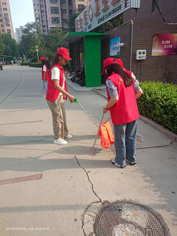 9月2日广发平台,广发网页版在凤凰城A区开展志愿服务活动 (3).jpg