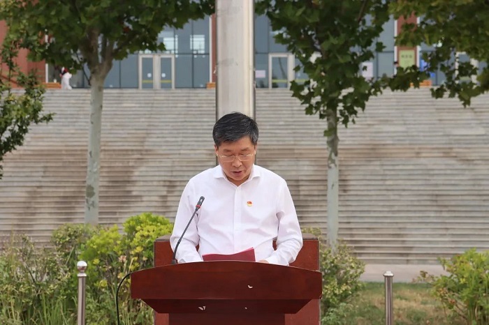 于校.jpg 于校.jpg